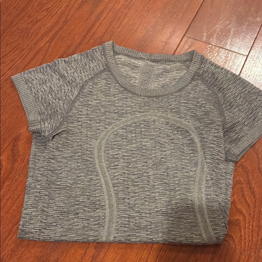 Lululemon running top